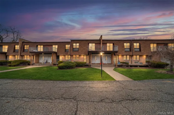 $225,000 | 440 Carpenter Avenue, Unit 11, Newburgh, NY 12550