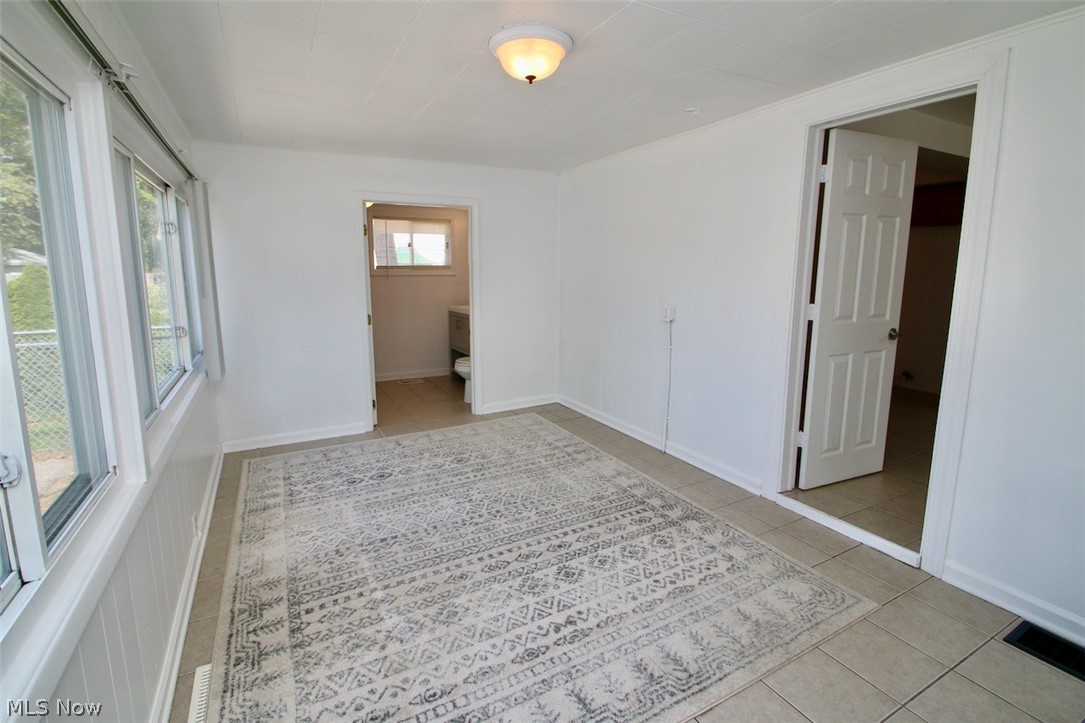 1446 Lander Road Cleveland, OH 44124 - Photo 3 of 35 Gallery Image 3