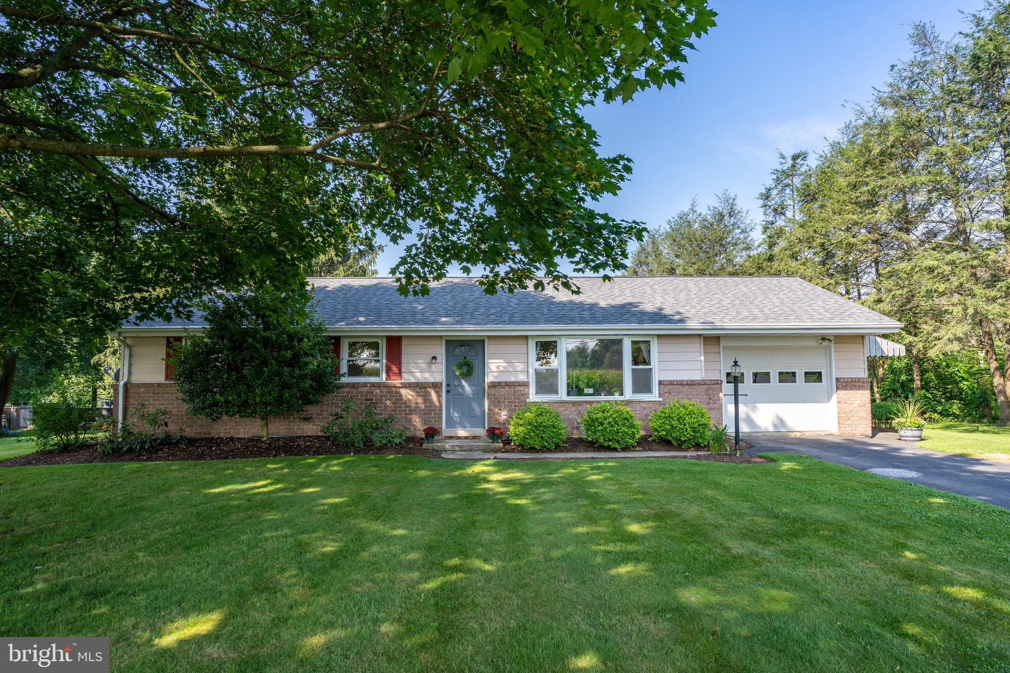 604 Oak Tree Road Manheim, PA 17545 - Photo 4 of 43