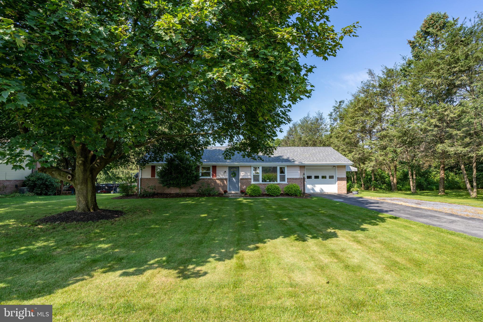 604 Oak Tree Road Manheim, PA 17545 - Photo 5 of 43