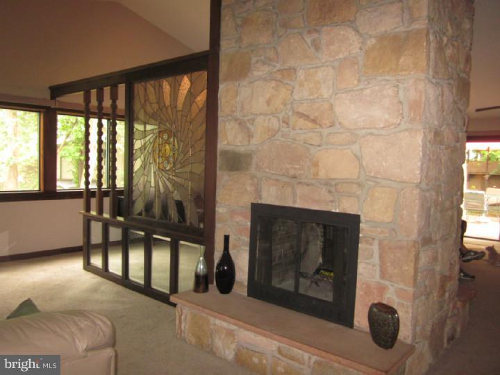 5 Tattletown Road Hamilton, NJ 08620 - Photo 4 of 15 Living Room