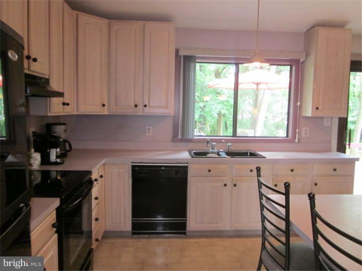5 Tattletown Road Hamilton, NJ 08620 - Photo 9 of 15 Kitchen