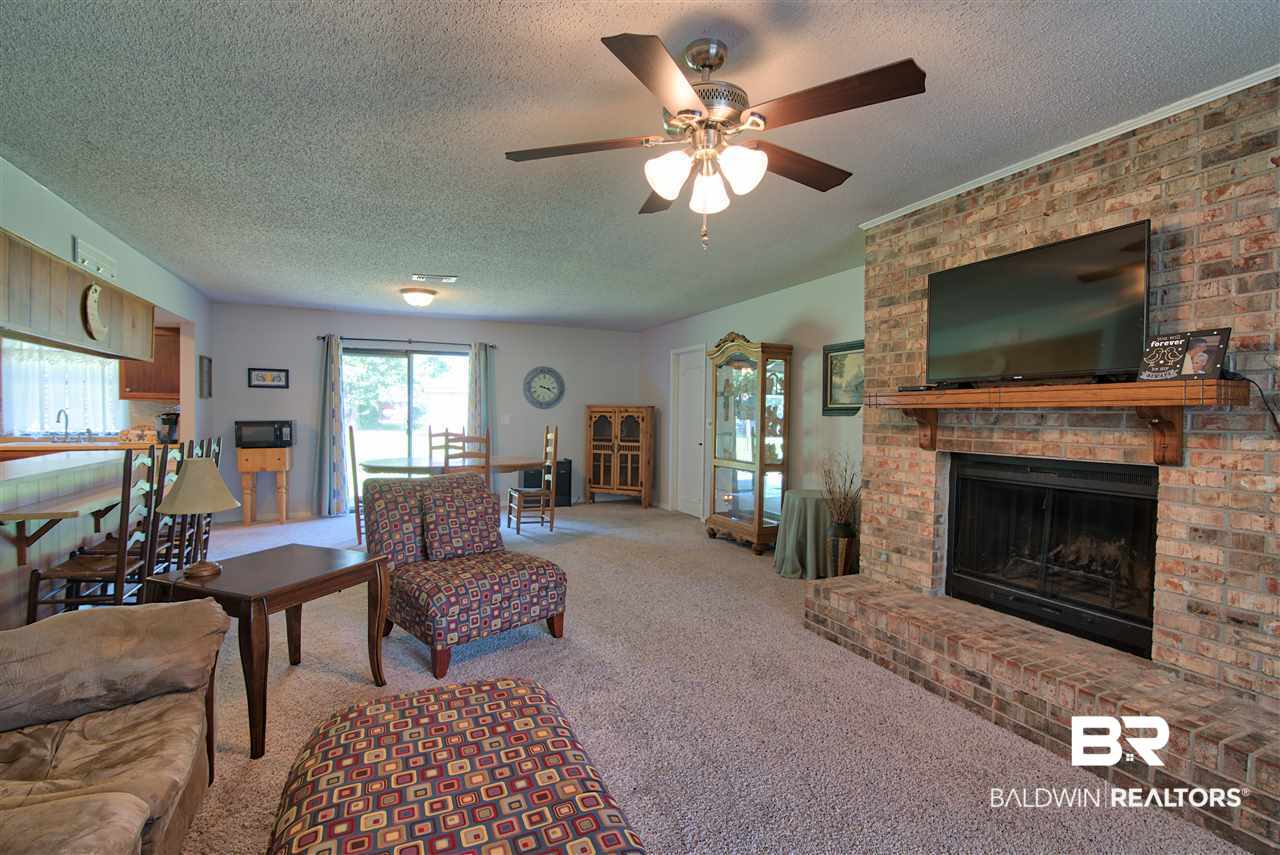 7450 Oak Drive Foley, AL 36535 - Photo 7 of 31 Living Room