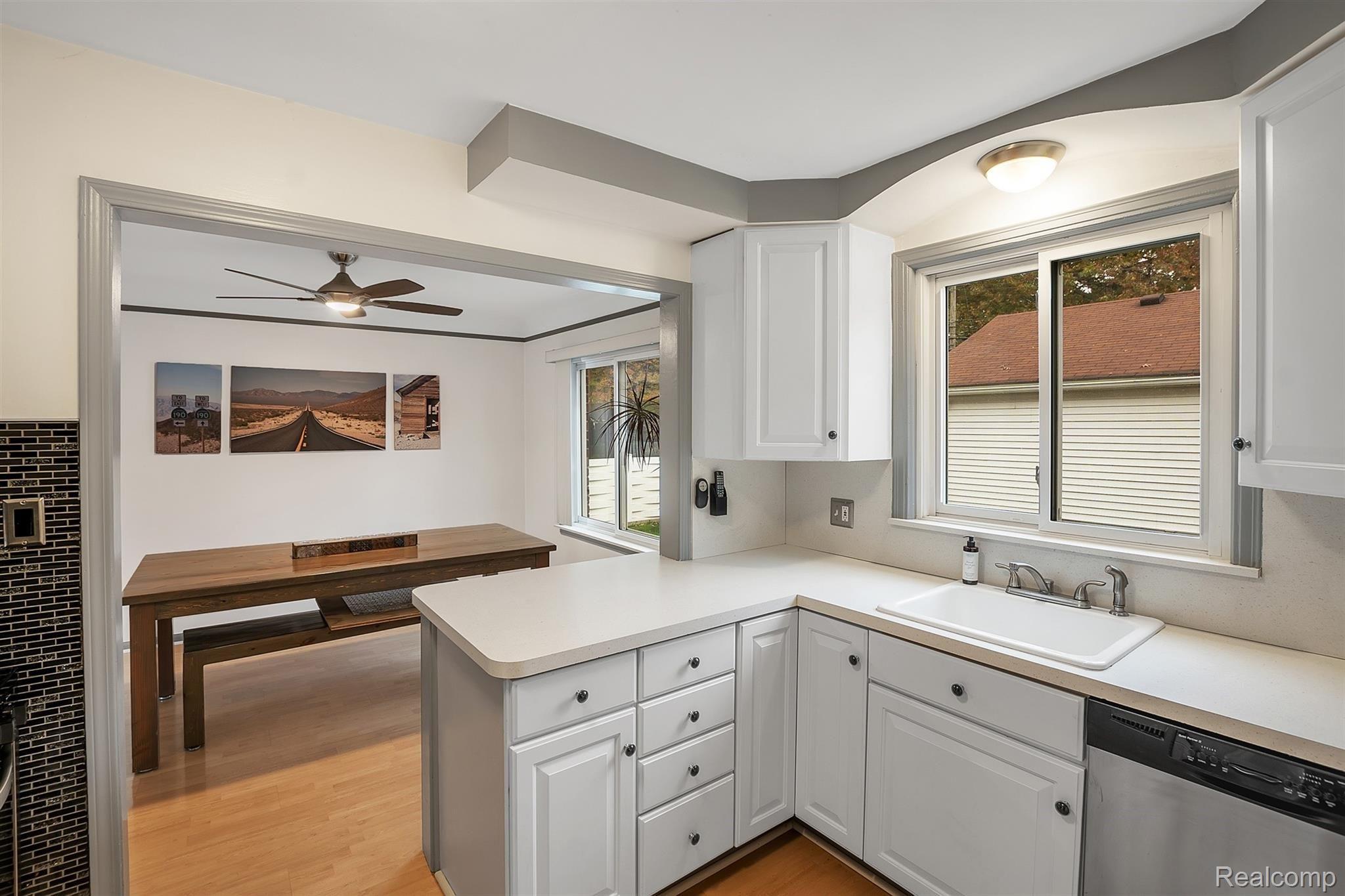 7338 Rosedale Boulevard Allen Park, MI 48101 - Photo 15 of 31 14-7338 Rosedale Blvd-WindowStill-R.jpg