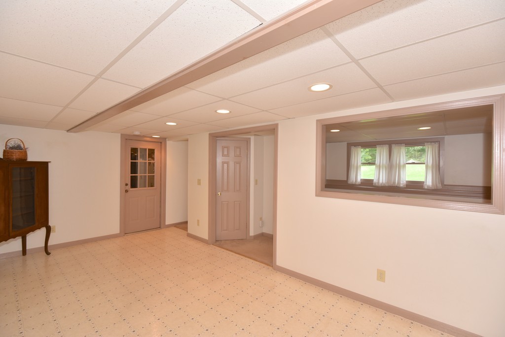 92 Woodland Road Uxbridge, MA 01569 - Photo 23 of 29 Gallery Image 23