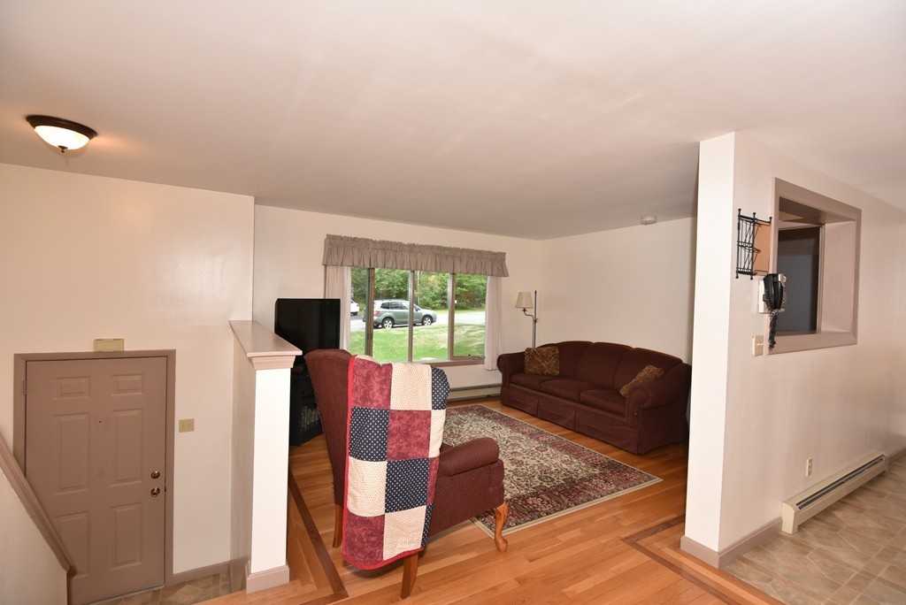 92 Woodland Road Uxbridge, MA 01569 - Photo 3 of 29 Gallery Image 3