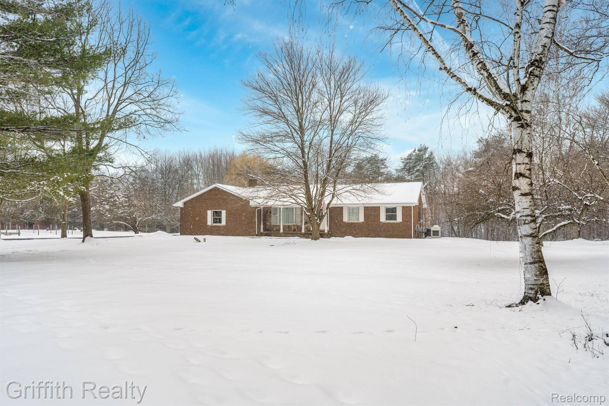 6305 McGuire Road Fenton, MI 48430 - Photo 4 of 54 Gallery Image 4