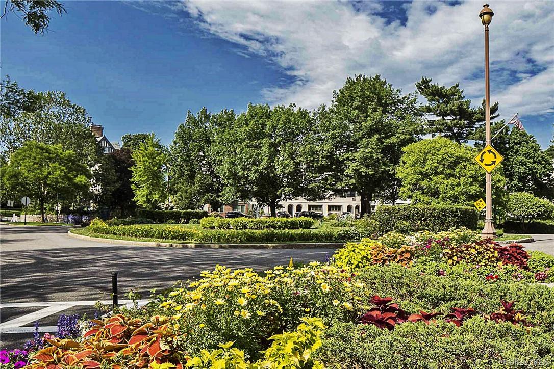 1 Cedar Street, Unit 2A Bronxville, NY 10708 - Photo 20 of 28 The traffic island in front of NY Presbyterian Hospital is in the heart of the Village