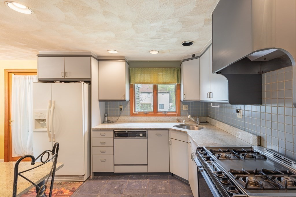 12 Northway Road Randolph, MA 02368 - Photo 12 of 32 Gallery Image 12