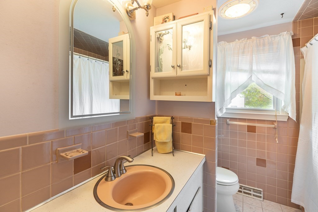 12 Northway Road Randolph, MA 02368 - Photo 19 of 32 Gallery Image 19