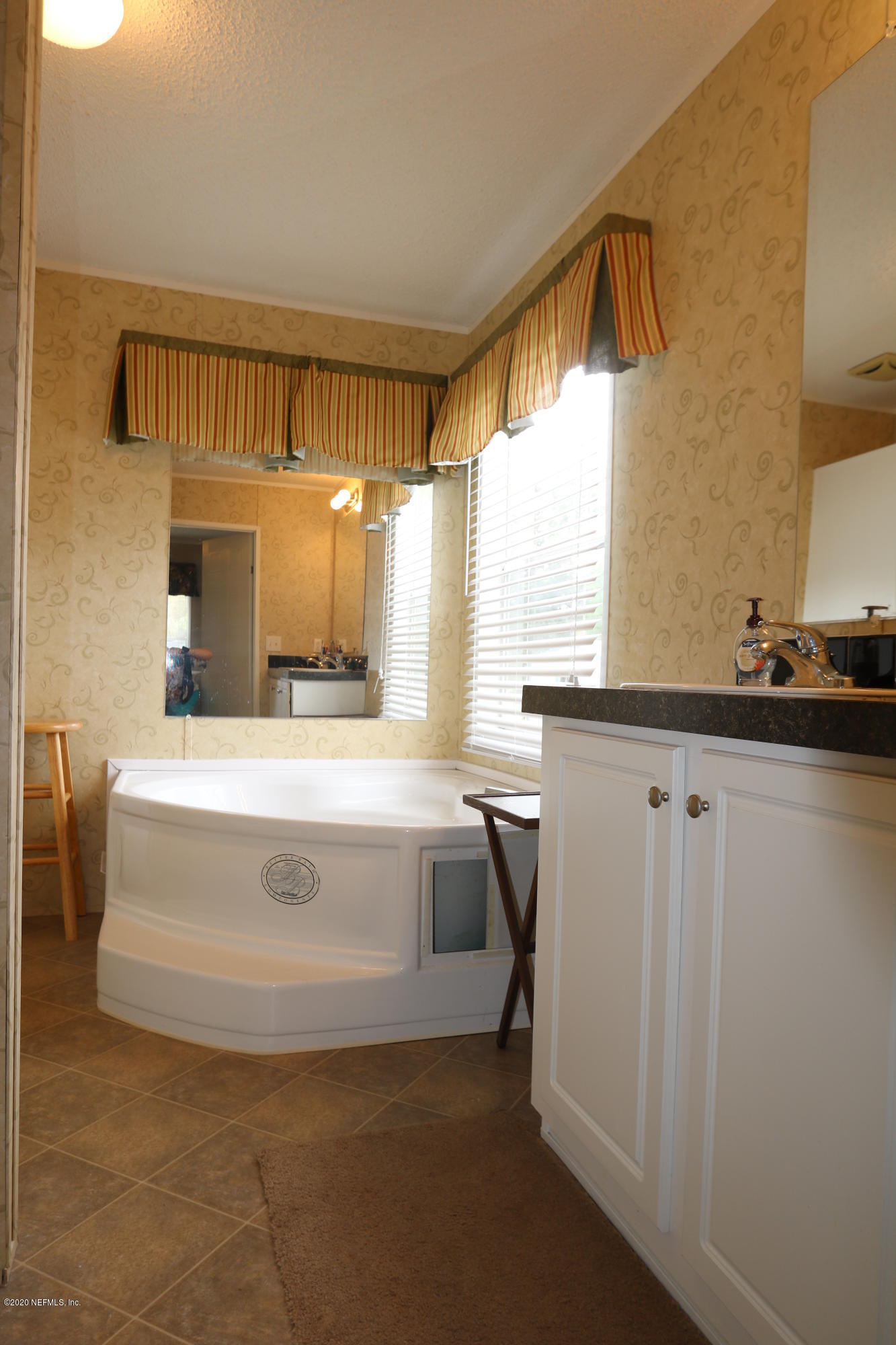 105 Fisherman Road Satsuma, FL 32189 - Photo 13 of 31 Masterbath1