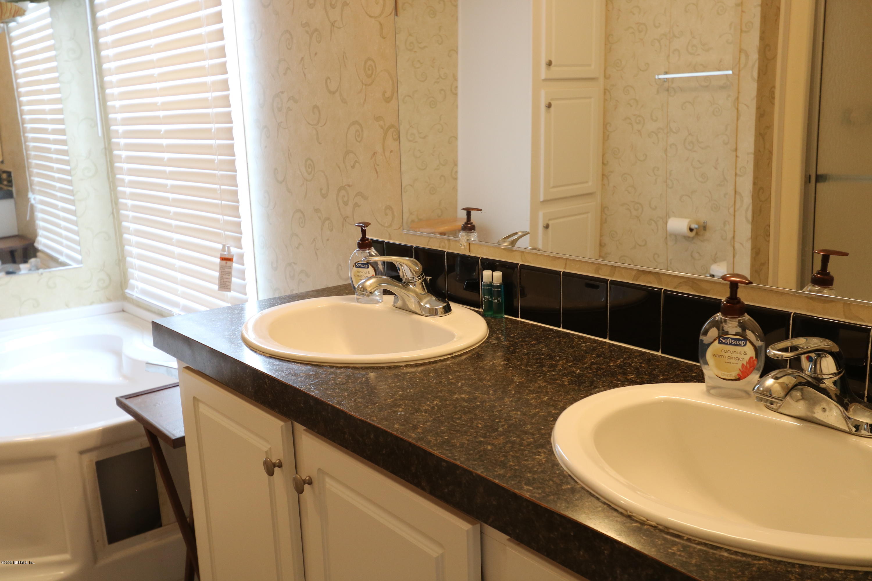 105 Fisherman Road Satsuma, FL 32189 - Photo 14 of 31 Masterbath2