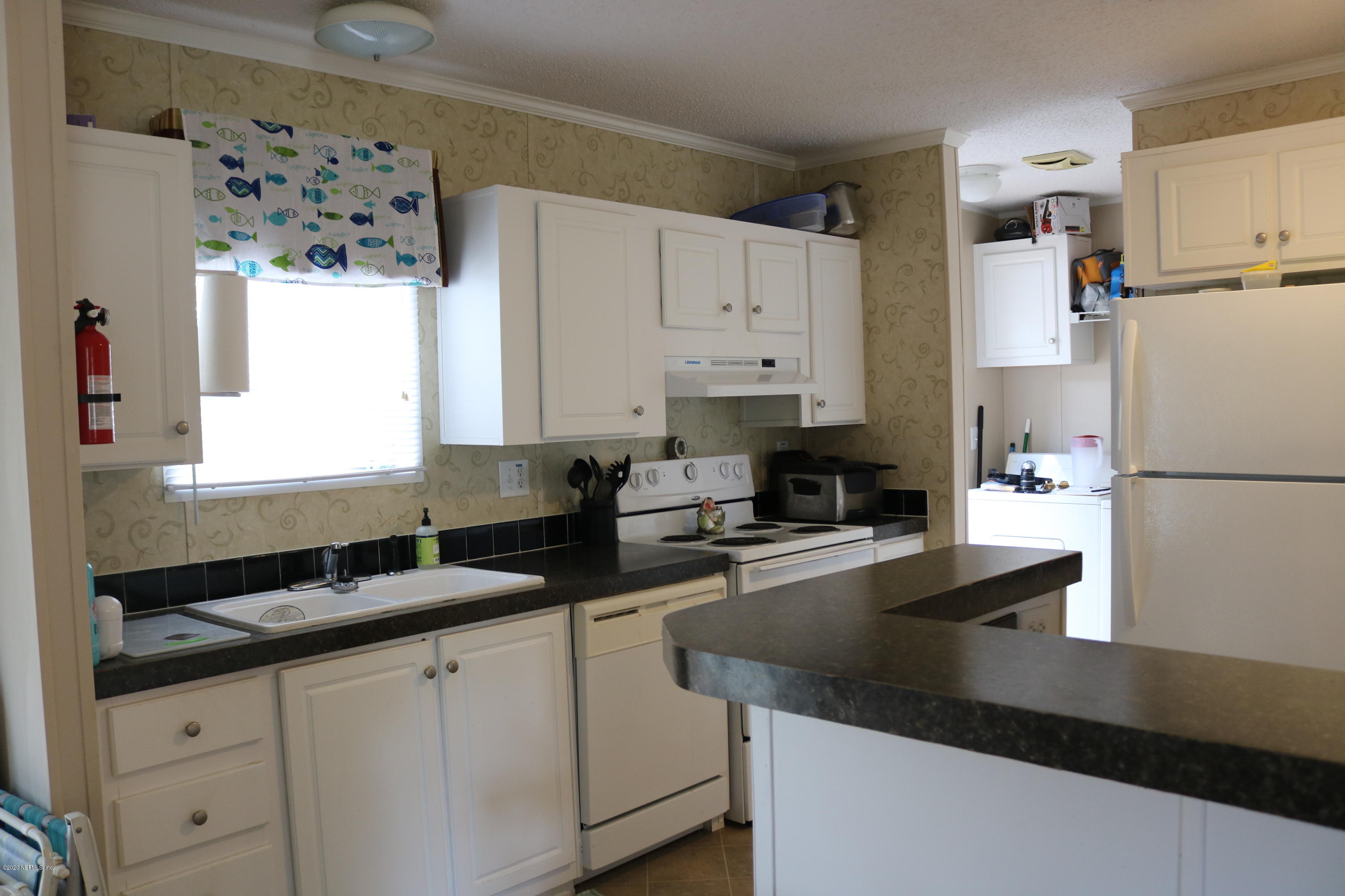 105 Fisherman Road Satsuma, FL 32189 - Photo 6 of 31 Kitchen1
