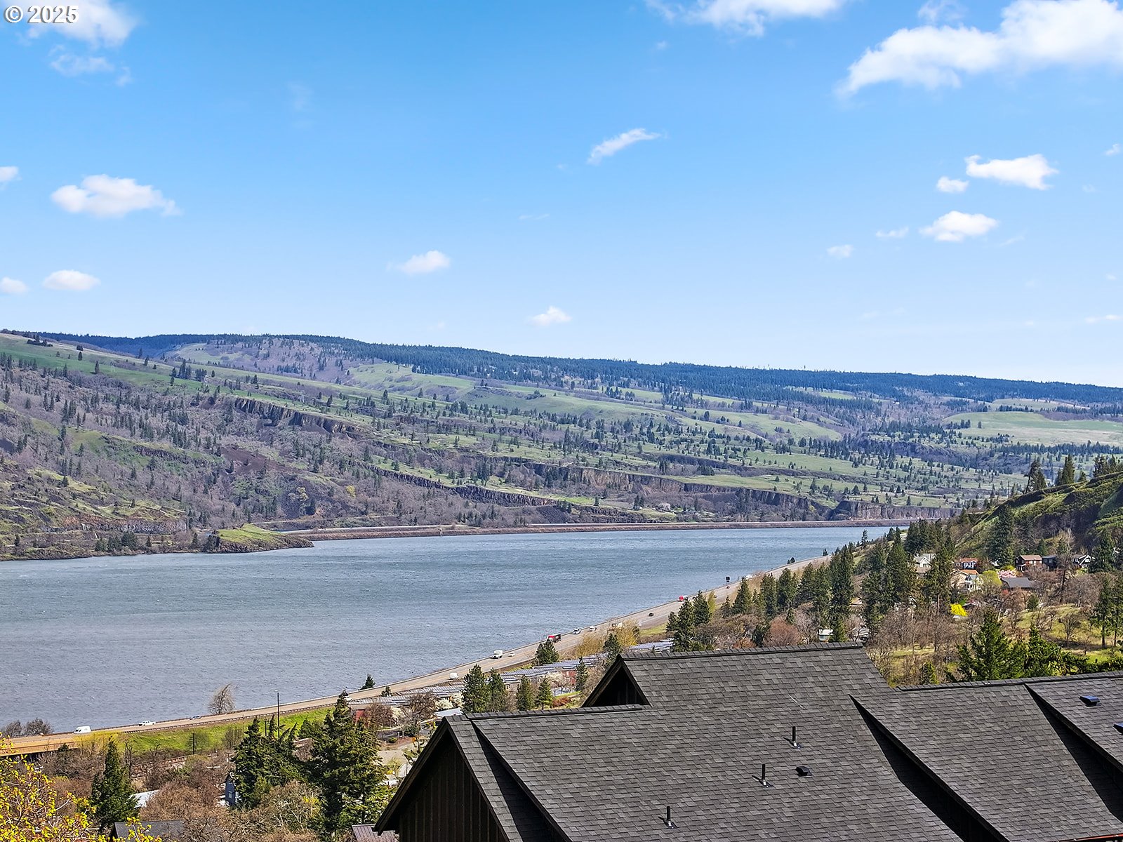 Asher Street, Unit 37 Mosier, OR 97040 - Photo 21 of 39 a view of an ocean and beach