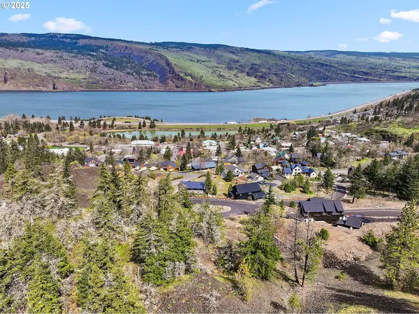 a view of lot of city