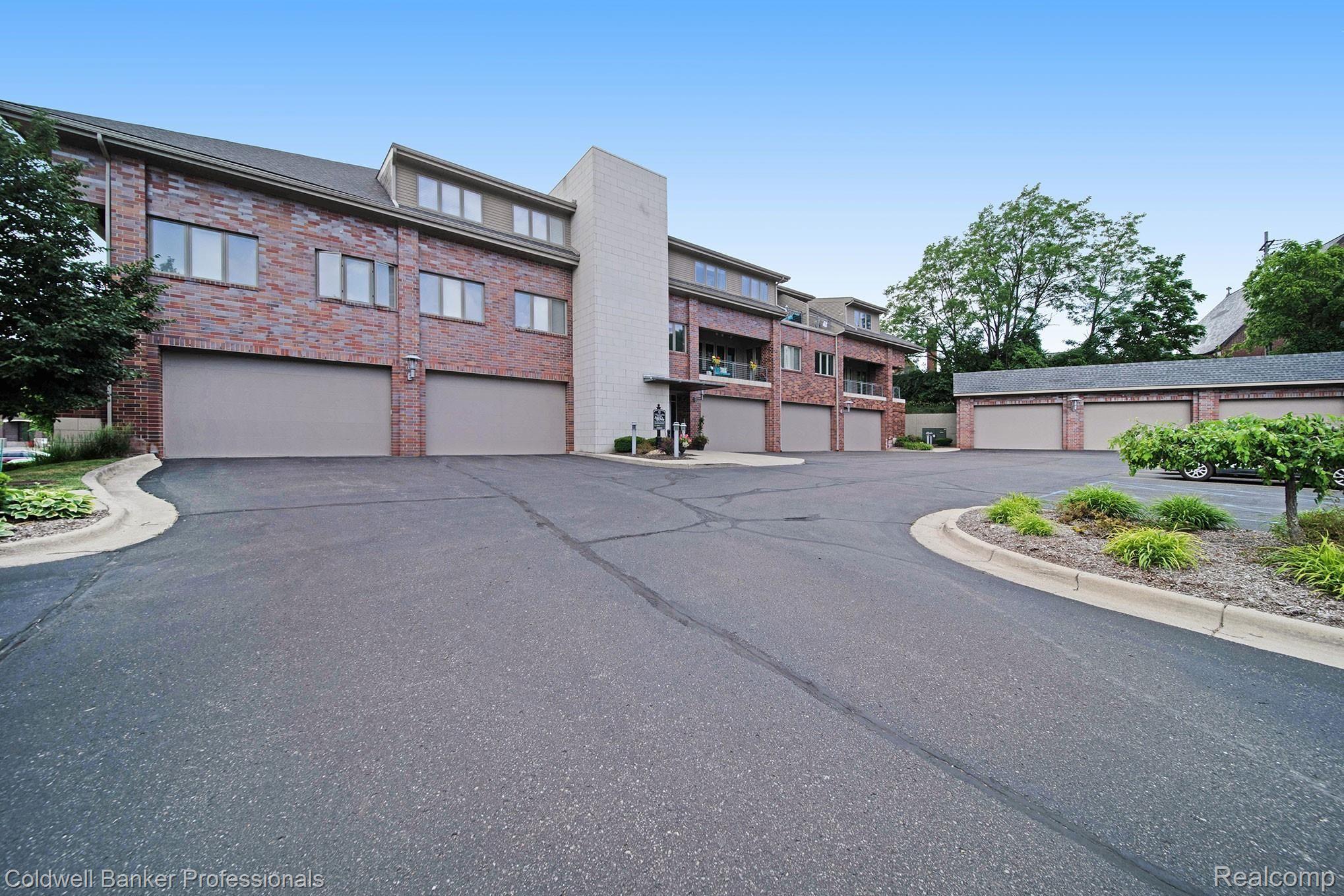 714 North Main Street, Unit 312 Rochester, MI 48307 - Photo 2 of 25 rear view