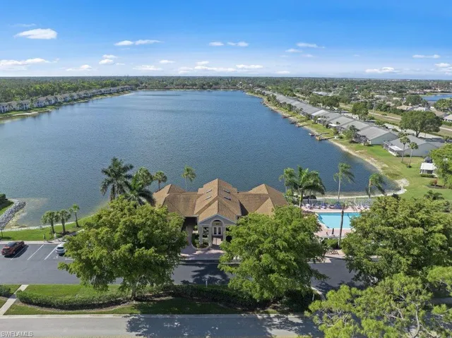 $400,000 | 1708 Royal Circle, Unit 701, Naples, FL 34112