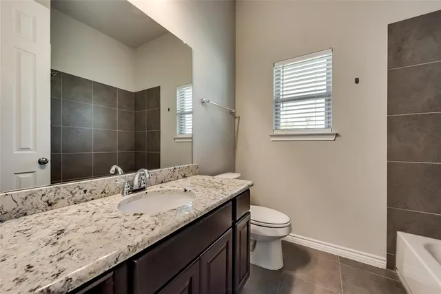 $2,595 | 9408 Lakeway Drive, Denton, TX 76226