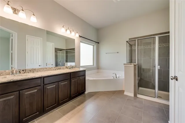 $2,595 | 9408 Lakeway Drive, Denton, TX 76226