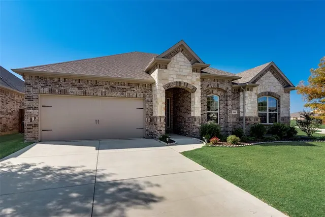 $2,595 | 9408 Lakeway Drive, Denton, TX 76226