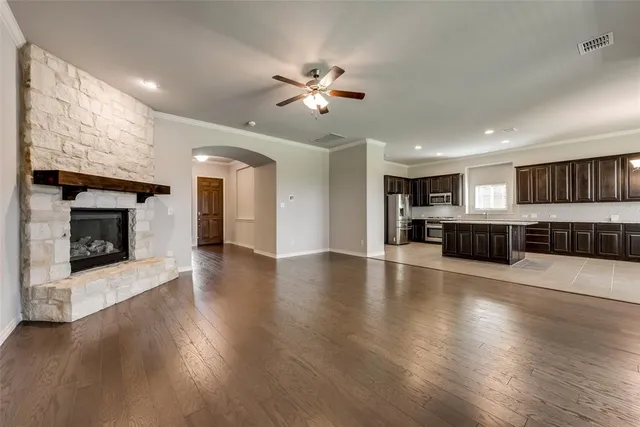 $2,595 | 9408 Lakeway Drive, Denton, TX 76226