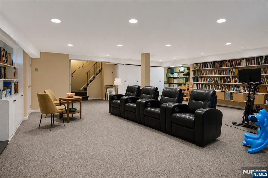 626 Sunderland Road Teaneck, NJ 07666 - Photo 34 of 40 Gallery Image 34