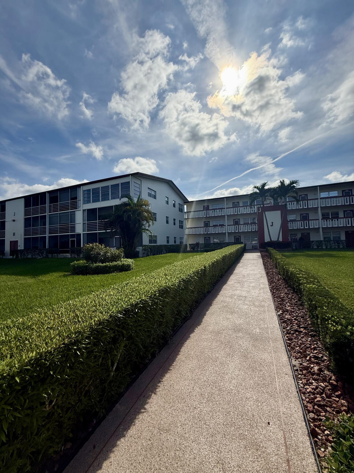 402 Brighton J, Unit J Boca Raton, FL 33434 - Photo 33 of 35 Brighton J