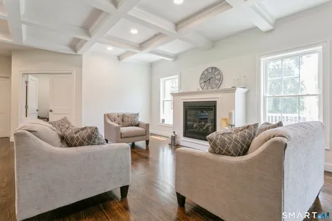 $1,195,000 | 4 Darcangelo Drive, Brookfield, CT 06804