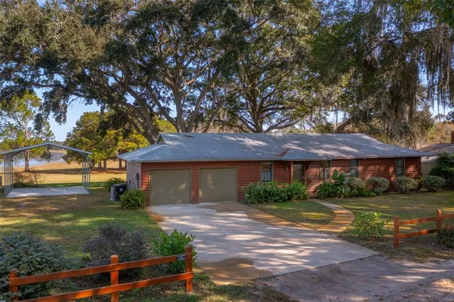 $299,900 | 7915 Breezy Point Road West, Melrose, FL 32666