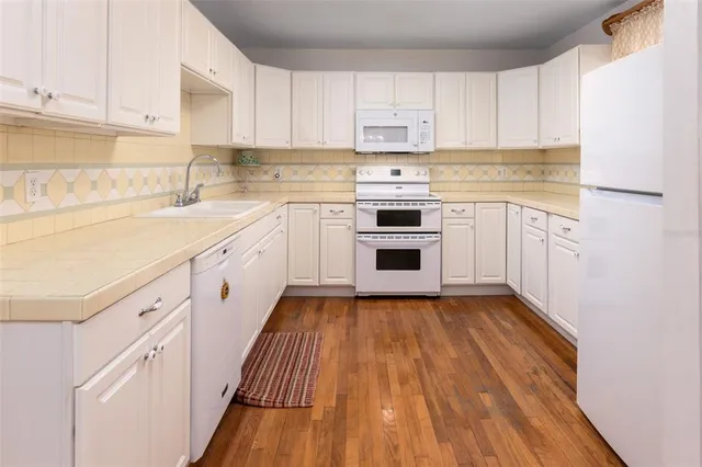 $299,900 | 7915 Breezy Point Road West, Melrose, FL 32666