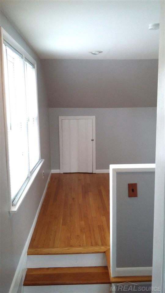 2057 Wiltshire Road Berkley, MI 48072 - Photo 19 of 36