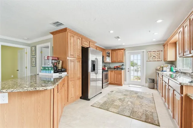a en suite bathroom with a toilet sink and mirror