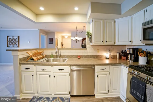 $2,500 | 12205 Fairfield House Drive, Unit 605B, Fairfax, VA 22033
