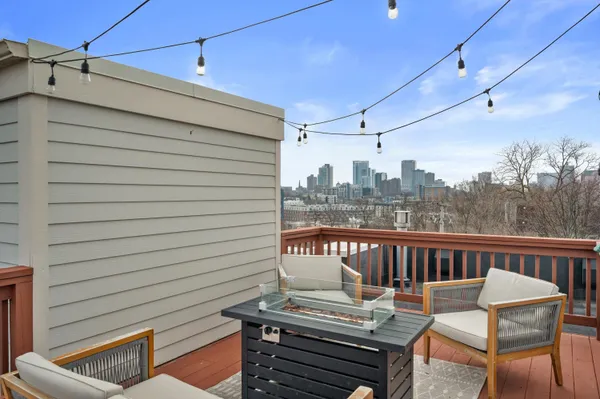 $469,900 | 220 East Reservoir Avenue, Milwaukee, WI 53212