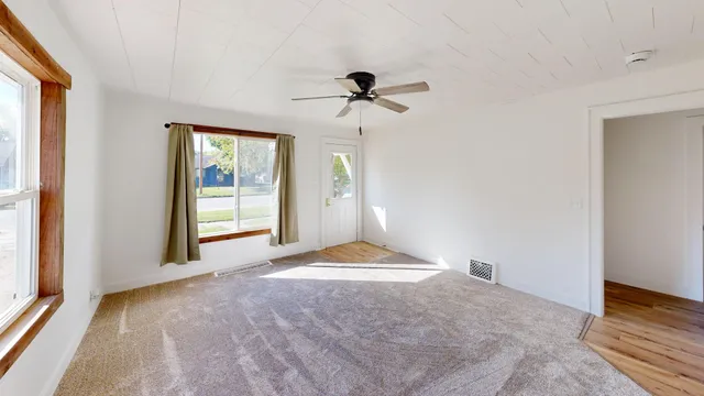 $115,000 | 320 Dupont Avenue Northwest, Renville, MN 56284