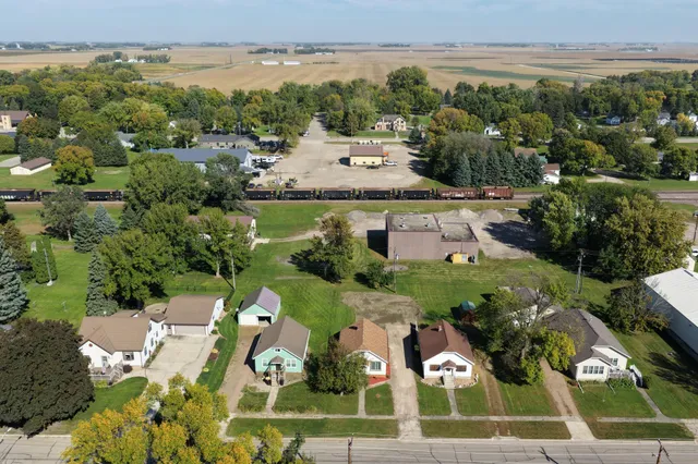 $115,000 | 320 Dupont Avenue Northwest, Renville, MN 56284