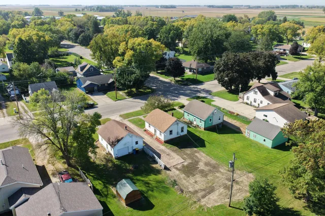 $115,000 | 320 Dupont Avenue Northwest, Renville, MN 56284