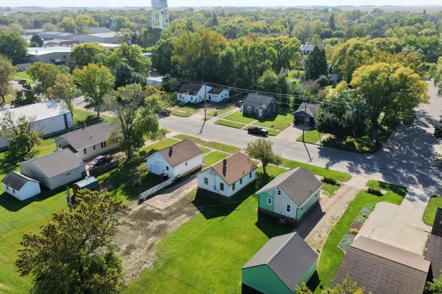 $115,000 | 320 Dupont Avenue Northwest, Renville, MN 56284