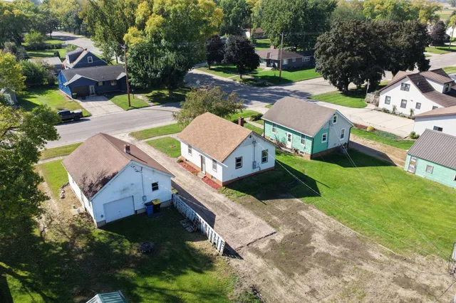 $115,000 | 320 Dupont Avenue Northwest, Renville, MN 56284