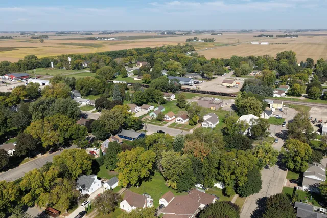 $115,000 | 320 Dupont Avenue Northwest, Renville, MN 56284