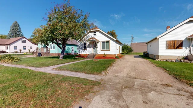 $115,000 | 320 Dupont Avenue Northwest, Renville, MN 56284