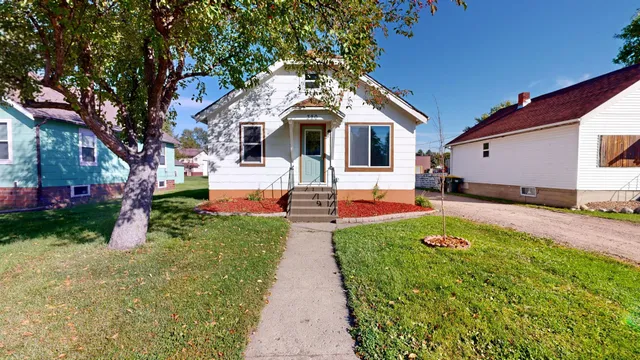 $115,000 | 320 Dupont Avenue Northwest, Renville, MN 56284