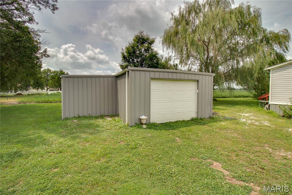200 Spangle Road West Livingston, IL 62058 - Photo 47 of 50