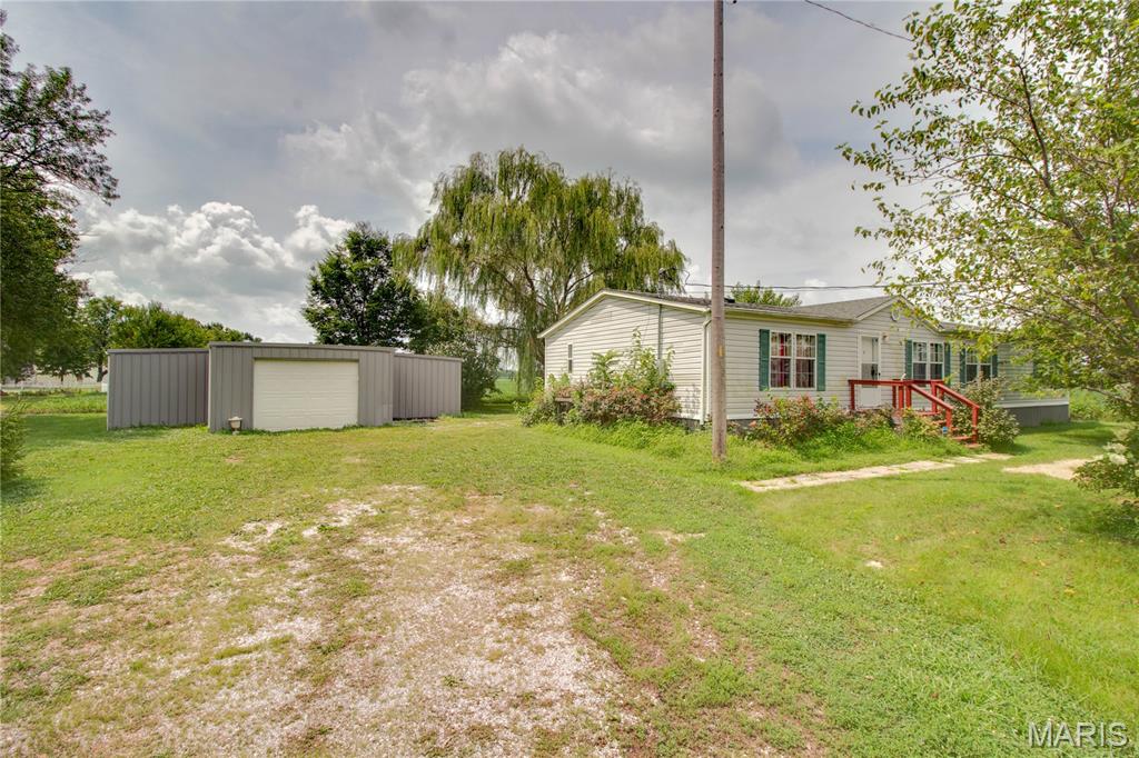 200 Spangle Road West Livingston, IL 62058 - Photo 10 of 50