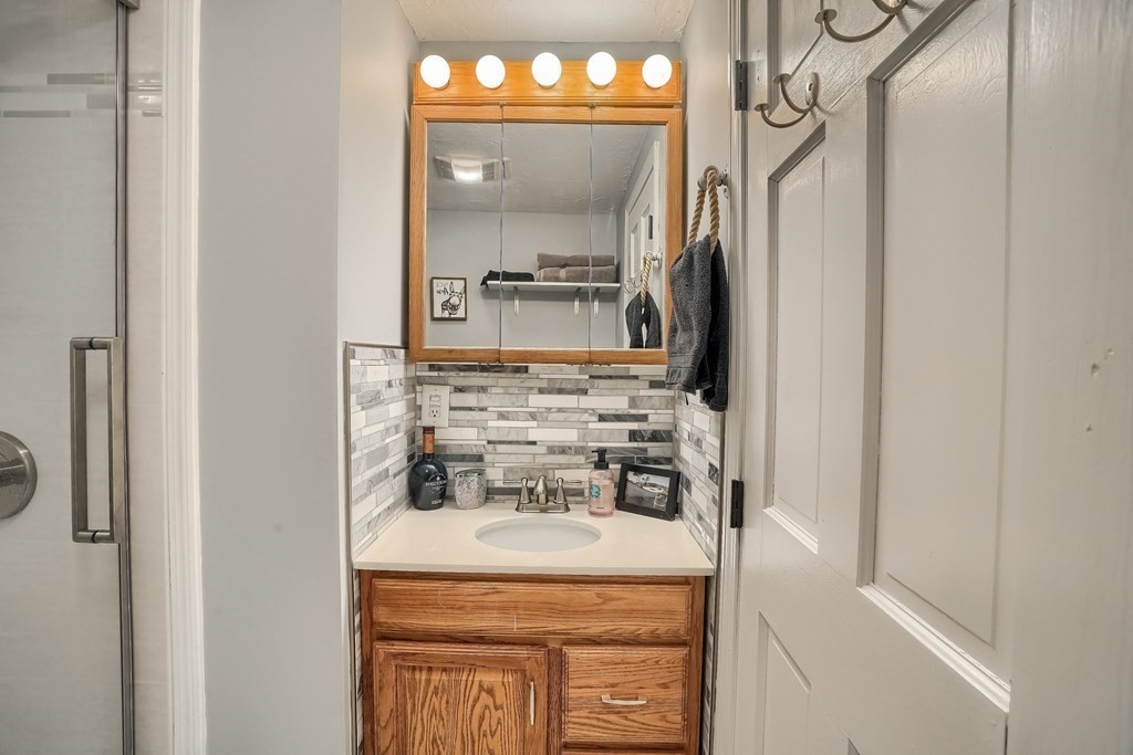 3 Harborview Road Hull, MA 02045 - Photo 20 of 29 Gallery Image 20