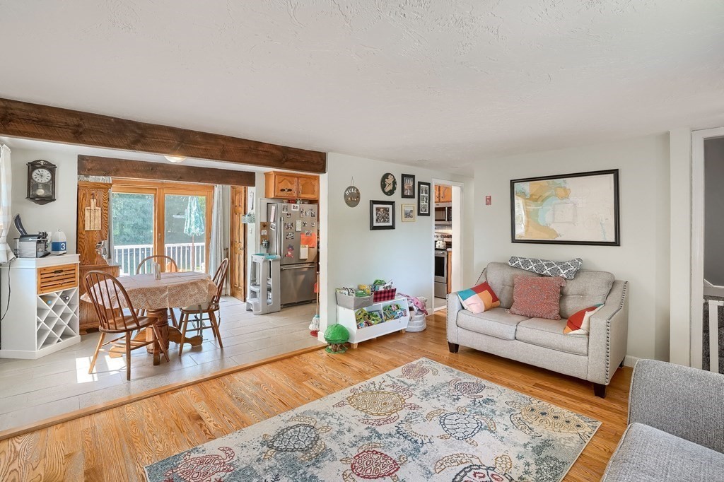 3 Harborview Road Hull, MA 02045 - Photo 4 of 29 Gallery Image 4