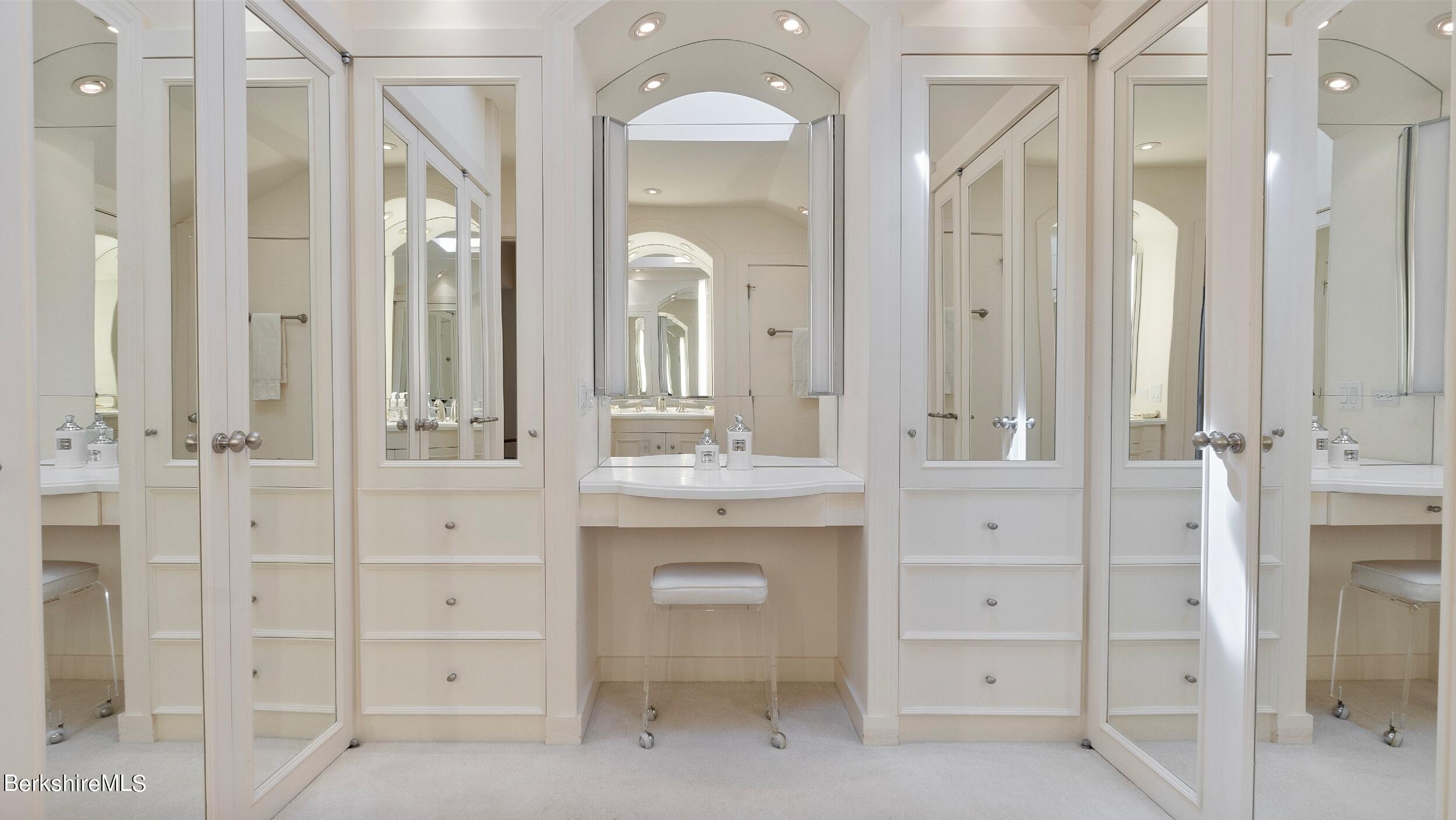 180 West Center Road West Stockbridge, MA 01266 - Photo 22 of 60 Walk-in closet