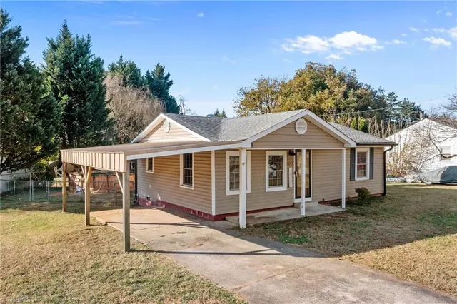 $215,000 | 1215 Cleveland Avenue, Burlington, NC 27217