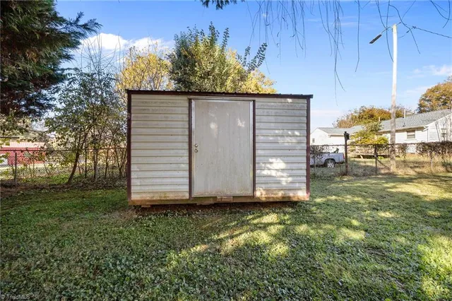 $215,000 | 1215 Cleveland Avenue, Burlington, NC 27217