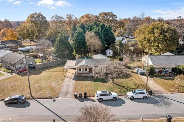 $215,000 | 1215 Cleveland Avenue, Burlington, NC 27217